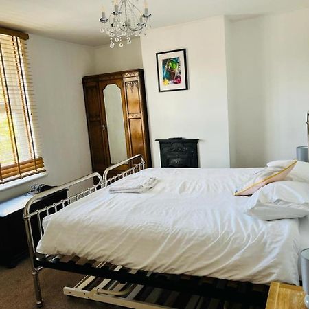 Bodhi Tree Cottage - Grove Road Cottages ストラットフォード＝アポン＝エイボン エクステリア 写真