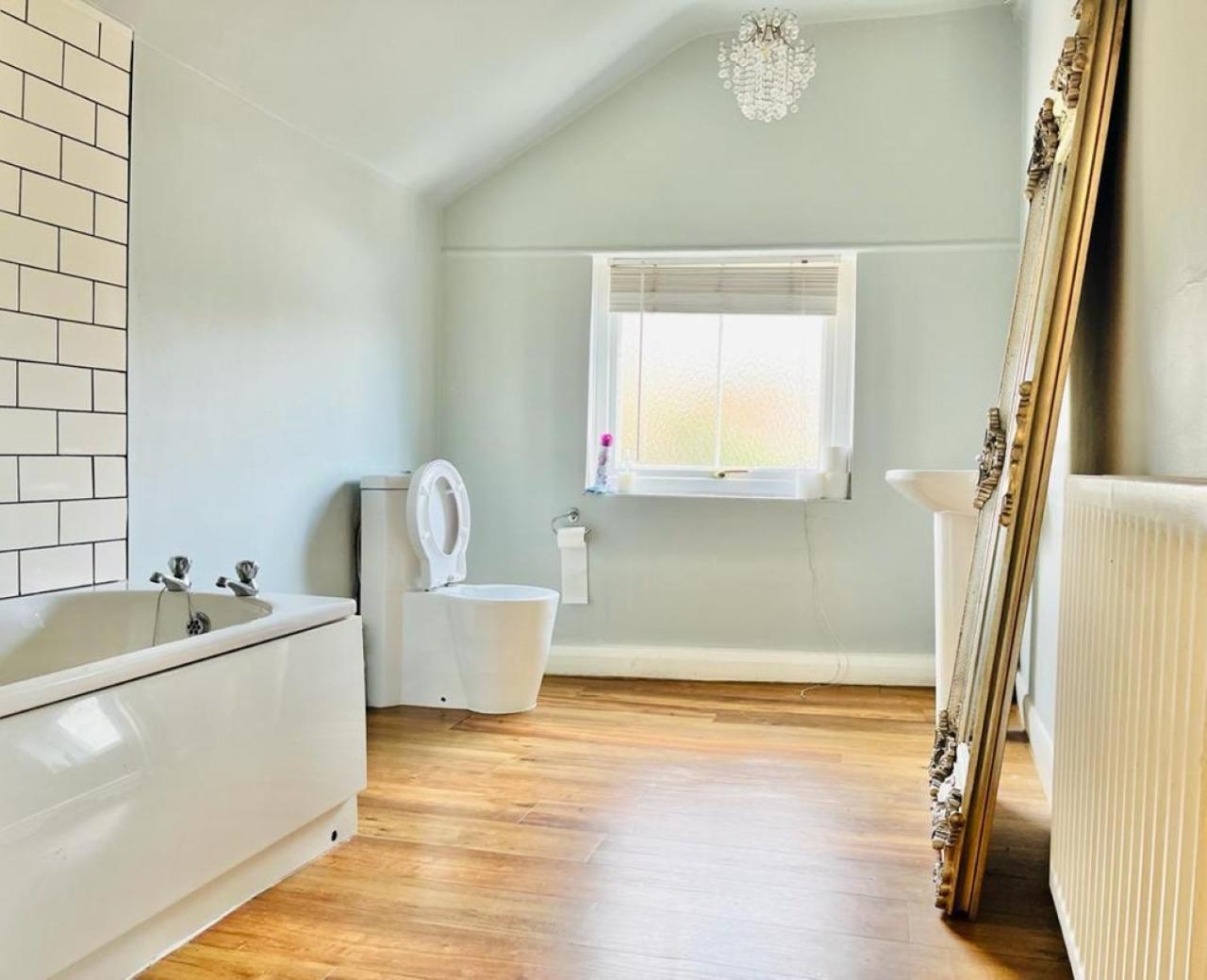 Bodhi Tree Cottage - Grove Road Cottages ストラットフォード＝アポン＝エイボン エクステリア 写真