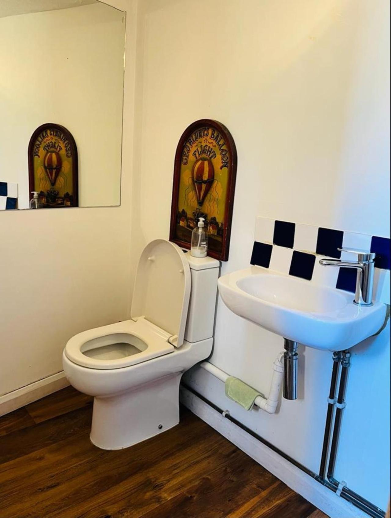 Bodhi Tree Cottage - Grove Road Cottages ストラットフォード＝アポン＝エイボン エクステリア 写真